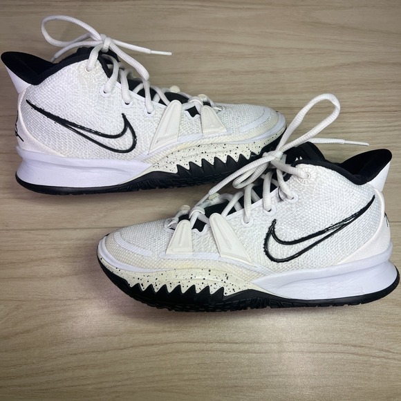 Nike Kyrie 7 TB White Black DA7767-100 Basketball Shoes Men's Tuxedo Size 6 - Picture 1 of 10